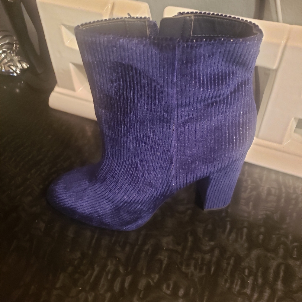 Boot - Picture 2 of 3